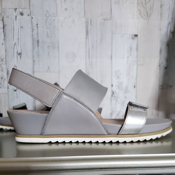 Sandals - Picture 12 of 12